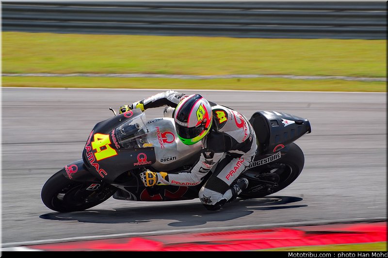 espargaro_004_motogp_sepang_test1_2010