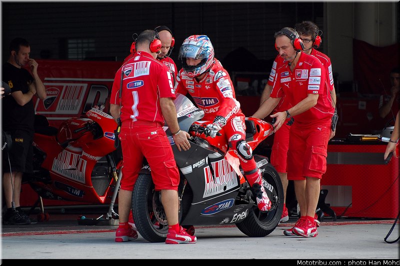 hayden_008_motogp_sepang_test1_2010