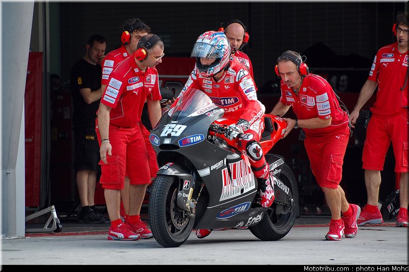 hayden_009_motogp_sepang_test1_2010