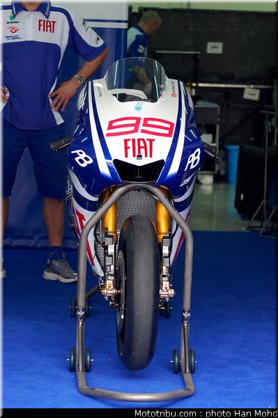 lorenzo_017_motogp_sepang_test1_2010