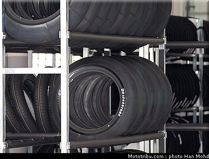 bridgestone_1_motogp_sepang_test1_2010.JPG