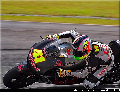 espargaro_001_motogp_sepang_test1_2010.JPG