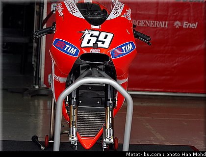 hayden_006_motogp_sepang_test1_2010.JPG