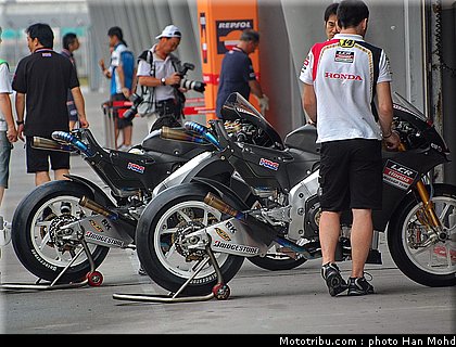 honda_hrc_1_motogp_sepang_test1_2010.JPG