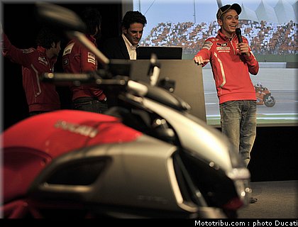 ducati_night_2011_036.jpg