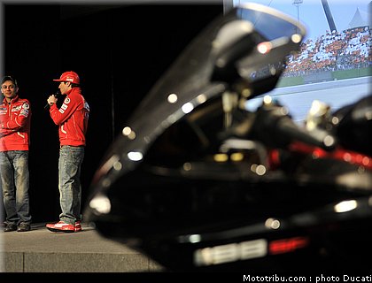 ducati_night_2011_037.jpg