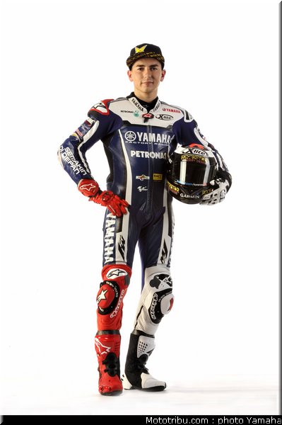 motogp_yamaha_racing_team_2011_lorenzo_020