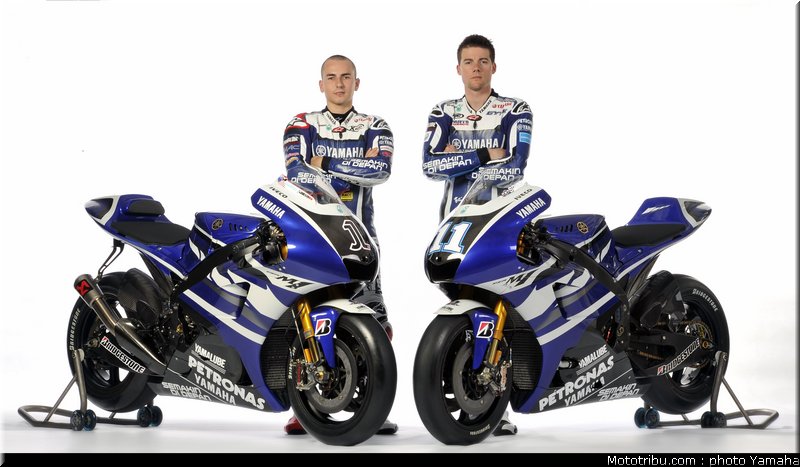 motogp_yamaha_racing_team_2011_lorenzo_spies_006