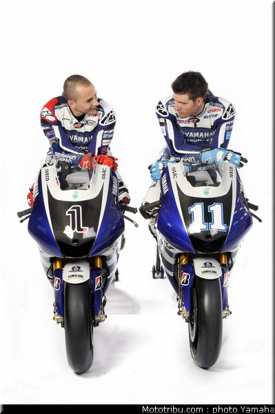 motogp_yamaha_racing_team_2011_lorenzo_spies_010