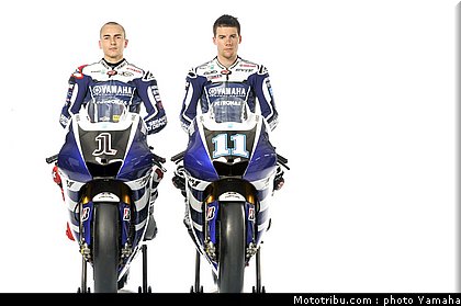motogp_yamaha_racing_team_2011_lorenzo_spies_005.jpg