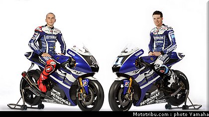 motogp_yamaha_racing_team_2011_lorenzo_spies_007.jpg