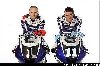 motogp_yamaha_racing_team_2011_lorenzo_spies_009.jpg