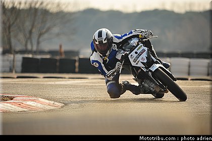 bleu_004_zarco_fellon_grand_prix_2012.jpg
