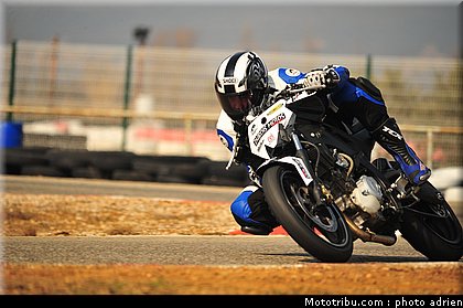 bleu_007_zarco_fellon_grand_prix_2012.jpg