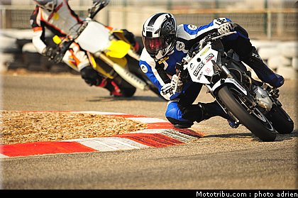 bleu_008_zarco_fellon_grand_prix_2012.jpg