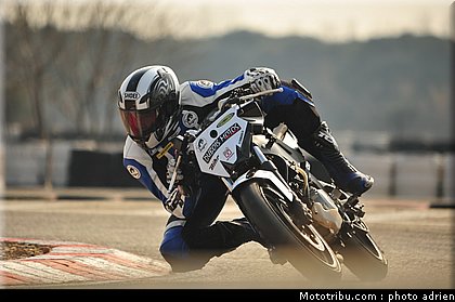 bleu_015_zarco_fellon_grand_prix_2012.jpg