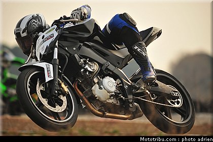 bleu_018_zarco_fellon_grand_prix_2012.jpg