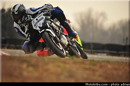 bleu_019_zarco_fellon_grand_prix_2012.jpg