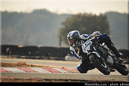 bleu_025_zarco_fellon_grand_prix_2012.jpg
