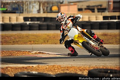 suzuki_001_zarco_fellon_grand_prix_2012.jpg