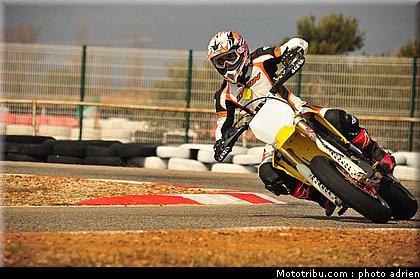 suzuki_004_zarco_fellon_grand_prix_2012.jpg