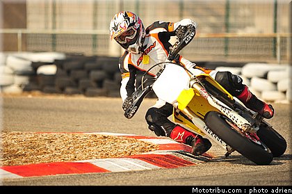 suzuki_006_zarco_fellon_grand_prix_2012.jpg