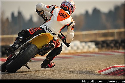 suzuki_010_zarco_fellon_grand_prix_2012.jpg