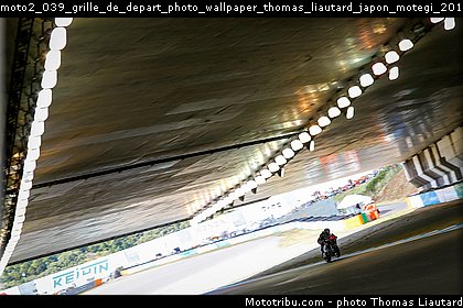 moto2_039_grille_de_depart_photo_wallpaper_thomas_liautard_japon_motegi_2018.jpg