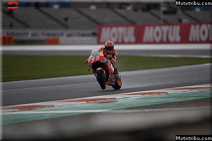 motogp 0149 vendredi essais libres photos hd wallpapers pixelmotards patrick olombel valencia 2018.jpg