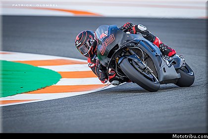 0098_tests_2019_motogp_valencia_2018.jpg