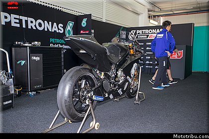 0186_tests_2019_motogp_valencia_2018.jpg