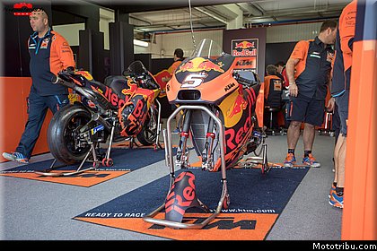 0193_tests_2019_motogp_valencia_2018.jpg