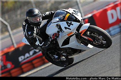 fsbk_pirelli_600_felga_2_ledenon_juin_2011.JPG