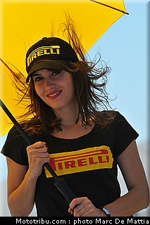 fsbk_sbk_pitbabes_02_ledenon_juin_2011.JPG