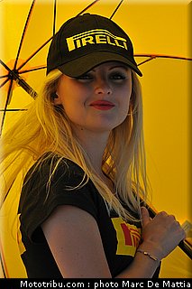 fsbk_sbk_pitbabes_03_ledenon_juin_2011.JPG