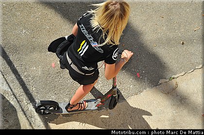 fsbk_sbk_pitbabes_12_ledenon_juin_2011.JPG