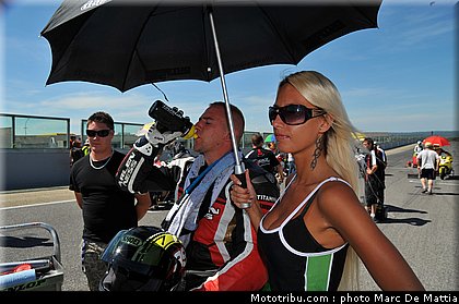 fsbk_sbk_pitbabes_14_ledenon_juin_2011.JPG