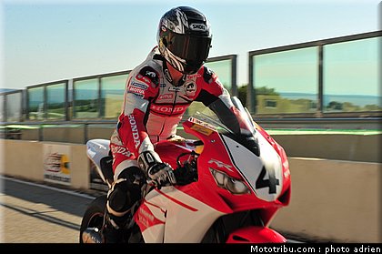 sbk_gines_001_fsbk_2012_ledenon_1.jpg