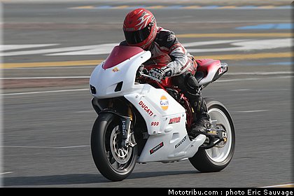pirelli_12_fsbk_2012_le_mans_roulage.jpg