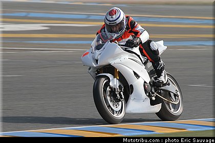 pirelli_13_fsbk_2012_le_mans_roulage.jpg