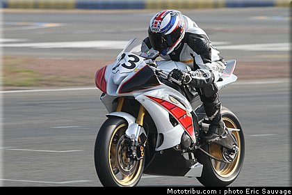pirelli_15_fsbk_2012_le_mans_roulage.jpg