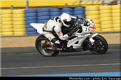 pirelli_26_fsbk_2012_le_mans_roulage.jpg