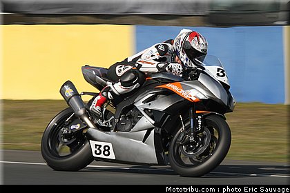 pirelli_32_fsbk_2012_le_mans_roulage.jpg