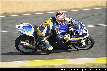 sbk_supersport_02_fsbk_2012_le_mans_roulage.jpg
