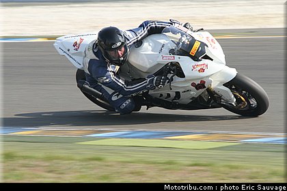sbk_supersport_27_fsbk_2012_le_mans_roulage.jpg