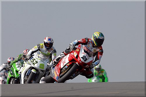 0101-028sbk-donington005-donington2007.jpg