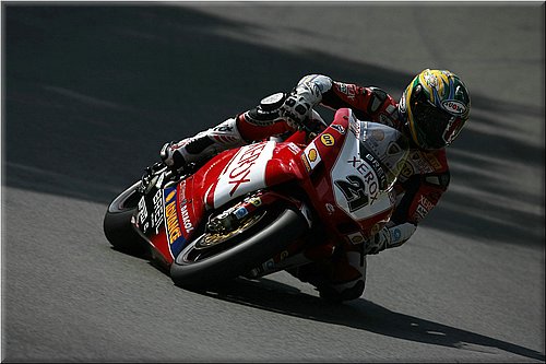 0294-004bayliss3brandshatch2007.jpg