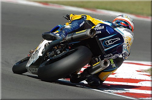 0296-006biaggi2brandshatch2007.JPEG