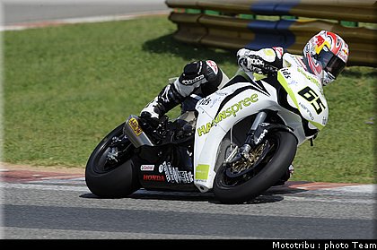 sbk_rea_03.jpg