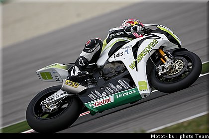 sbk_rea_09.jpg